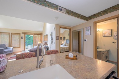 Beautifully appointed and tastefully updated end-unit Spring on Eagle Ridge Inn and Resort in Illinois - for sale on GolfHomes.com, golf home, golf lot