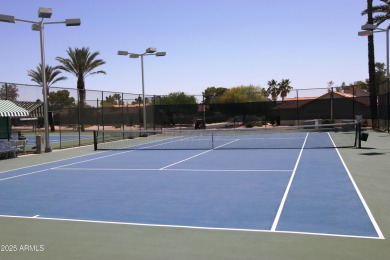 Beautifully updated 2BR, 2BA + Den Maya floor plan in the active on Cottonwood Country Club in Arizona - for sale on GolfHomes.com, golf home, golf lot