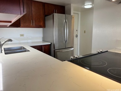 Rarely available 3 bedroom, 2 bath, 2 parking unit at Horizon on Honolulu Country Club in Hawaii - for sale on GolfHomes.com, golf home, golf lot