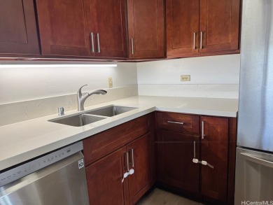 Rarely available 3 bedroom, 2 bath, 2 parking unit at Horizon on Honolulu Country Club in Hawaii - for sale on GolfHomes.com, golf home, golf lot