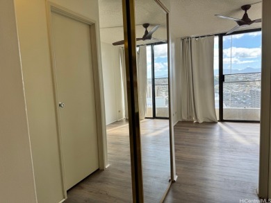 Rarely available 3 bedroom, 2 bath, 2 parking unit at Horizon on Honolulu Country Club in Hawaii - for sale on GolfHomes.com, golf home, golf lot