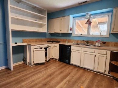 CALLING ALL INVESTORS --- Fixer Upper Estate Sale!!! Have you on Beachwood Golf Club in South Carolina - for sale on GolfHomes.com, golf home, golf lot