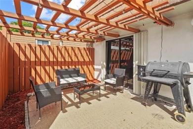 OFFERING SELLERS CREDIT. Get up to $10,000.00 qualified Buyers on Pine Island Ridge Country Club in Florida - for sale on GolfHomes.com, golf home, golf lot