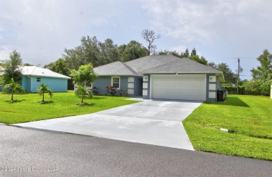 Solid built CBS construction home in great location. Open Floor on Majors Golf Club At Bayside Lakes in Florida - for sale on GolfHomes.com, golf home, golf lot