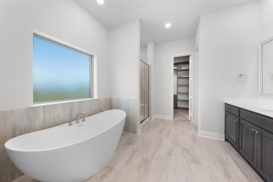 MLS# 20812378 - Built by Altura Homes - Ready Now! ~ This on Heath Golf and Yacht Club in Texas - for sale on GolfHomes.com, golf home, golf lot