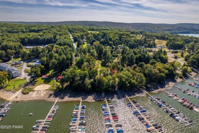 Enjoy the good life in Tanglwood Lakes at Lake Wallenpaupack on Paupack Hills Golf and Country Club in Pennsylvania - for sale on GolfHomes.com, golf home, golf lot