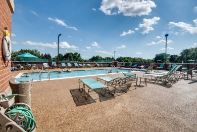 RECENTLY REMODELED, MOVE-IN READY 2 Bedroom, 2 Bath, 2nd floor on The Links at Carillon in Illinois - for sale on GolfHomes.com, golf home, golf lot