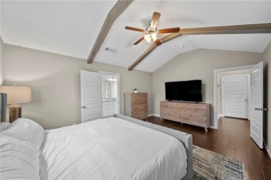 All-brick 4 bed, 2 bath, single-level home with a spacious on Stonebridge Meadows Golf Club in Arkansas - for sale on GolfHomes.com, golf home, golf lot