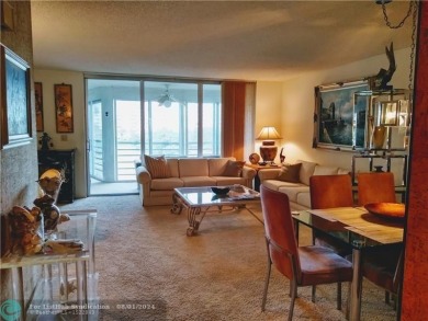 Don't miss this spacious two bedroom two bath King unit. A great on Palm-Aire Country Club and Resort - The Oaks in Florida - for sale on GolfHomes.com, golf home, golf lot