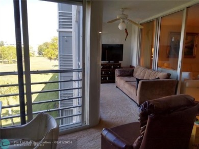 Don't miss this spacious two bedroom two bath King unit. A great on Palm-Aire Country Club and Resort - The Oaks in Florida - for sale on GolfHomes.com, golf home, golf lot