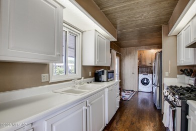 Come see this charming 2 bedroom, 2 bath home with 1,440 sq ft on Tucson Estates Golf Course in Arizona - for sale on GolfHomes.com, golf home, golf lot