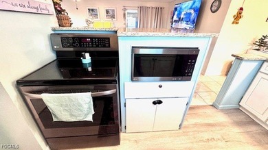 PRICED TO SELL!!! Welcome to this 2 bed, 2 bath home in the on Riverbend Golf and Country Club in Florida - for sale on GolfHomes.com, golf home, golf lot