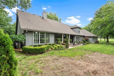 COMING SOON! No offers, no showings until 6/13/25. 

Surround on Patricia Island Golf Club in Oklahoma - for sale on GolfHomes.com, golf home, golf lot