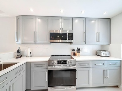 Look no further. This superb and spacious 3br - 2ba corner unit on Palm-Aire Country Club and Resort - Palms in Florida - for sale on GolfHomes.com, golf home, golf lot