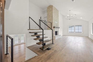 Beautiful Birdland Home & COMPLETELY remodeled! 5 bedrooms, 4 on Jonesboro Country Club in Arkansas - for sale on GolfHomes.com, golf home, golf lot