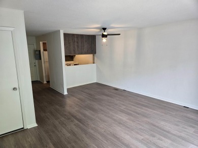 Lovely two-bedroom Condo with brand new carpet upstairs and new on Indian Hills Country Club in Arkansas - for sale on GolfHomes.com, golf home, golf lot