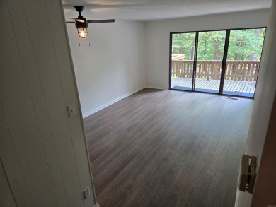 Lovely two-bedroom Condo with brand new carpet upstairs and new on Indian Hills Country Club in Arkansas - for sale on GolfHomes.com, golf home, golf lot