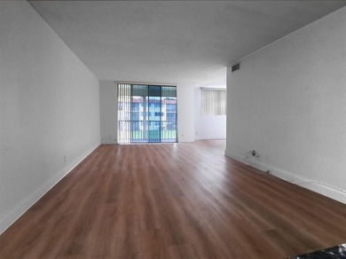 PRICED TO SELL!!! Nice second floor corner 2 bed convertible on Hollybrook Golf and Tennis Club  in Florida - for sale on GolfHomes.com, golf home, golf lot