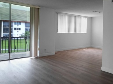 PRICED TO SELL!!! Nice second floor corner 2 bed convertible on Hollybrook Golf and Tennis Club  in Florida - for sale on GolfHomes.com, golf home, golf lot