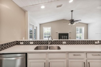 Wonderful 3 bedroom 2 bath pool home in the desirable community on Citrus Hills Golf Club in Florida - for sale on GolfHomes.com, golf home, golf lot