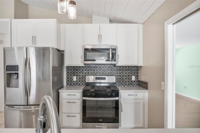 Wonderful 3 bedroom 2 bath pool home in the desirable community on Citrus Hills Golf Club in Florida - for sale on GolfHomes.com, golf home, golf lot