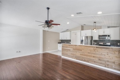 Wonderful 3 bedroom 2 bath pool home in the desirable community on Citrus Hills Golf Club in Florida - for sale on GolfHomes.com, golf home, golf lot