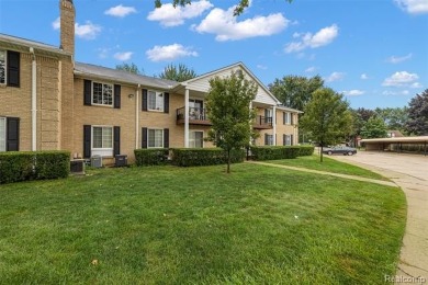 Discover this beautifully updated first floor ranch condo on Maple Lane Golf Club in Michigan - for sale on GolfHomes.com, golf home, golf lot