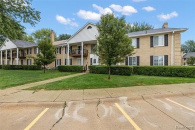 Discover this beautifully updated first floor ranch condo on Maple Lane Golf Club in Michigan - for sale on GolfHomes.com, golf home, golf lot