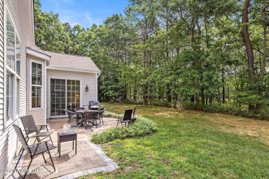 Step into this well maintained 2-bedroom, 2-bath residence on Sea Oaks Golf Club in New Jersey - for sale on GolfHomes.com, golf home, golf lot