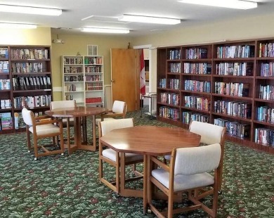 This home is in a 55 plus senior park with a monthly lot rent of on Crystal Lake Club in Florida - for sale on GolfHomes.com, golf home, golf lot