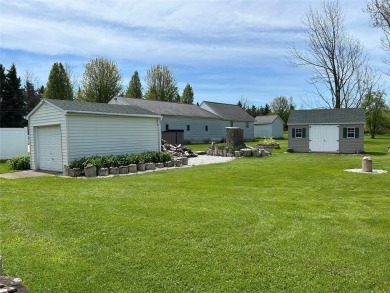 Welcome to this well-maintained ranch-style home offering 3 on Crab Apple Ridge Golf Course in Pennsylvania - for sale on GolfHomes.com, golf home, golf lot