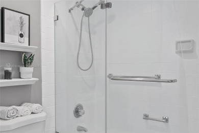 UNIT IN THE HEART OF AVENTURA JUST 5 MIN AWAY FROM THE BEACH on Turnberry Isle Resort and Club in Florida - for sale on GolfHomes.com, golf home, golf lot