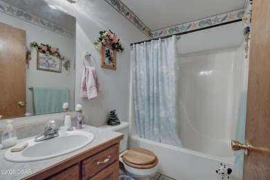Welcome to this well-maintained, move-in ready 3-bedroom, 2-bath on Twin Hills Golf and Country Club in Missouri - for sale on GolfHomes.com, golf home, golf lot