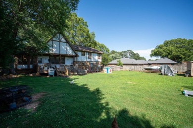 Located in a peaceful cul-de-sac near the golf course, this on Foxwood Golf Club in Arkansas - for sale on GolfHomes.com, golf home, golf lot