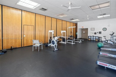 UNIT IN THE HEART OF AVENTURA JUST 5 MIN AWAY FROM THE BEACH on Turnberry Isle Resort and Club in Florida - for sale on GolfHomes.com, golf home, golf lot