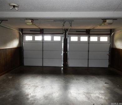 Located in a peaceful cul-de-sac near the golf course, this on Foxwood Golf Club in Arkansas - for sale on GolfHomes.com, golf home, golf lot