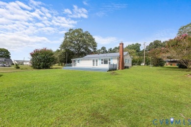 A short walk from the striking Piankatank River, this charming on Piankatank River Golf Club in Virginia - for sale on GolfHomes.com, golf home, golf lot