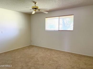 Great Gemini home in Sun City freshly painted and new carpet on Sun City Lakes West and East in Arizona - for sale on GolfHomes.com, golf home, golf lot
