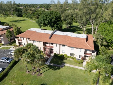 Gorgeous and FULLY updated, this stunning 2-bedroom, 2-bathroom on Boca Lago Golf and Country Club in Florida - for sale on GolfHomes.com, golf home, golf lot
