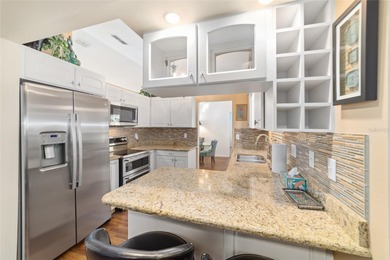 GATED 55+ COMMUNITY:  This 2 bedroom/ 2 bathroom home has new on Ocala Palms Golf and Country Club in Florida - for sale on GolfHomes.com, golf home, golf lot