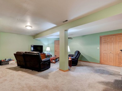 Welcome home to your new townhouse on the golf course!  This end on Broken Arrow Golf Club in Illinois - for sale on GolfHomes.com, golf home, golf lot