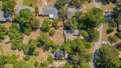 Lovely home close to park and swimming pool, offering a great on Hide-A-Way Lake Golf Course in Texas - for sale on GolfHomes.com, golf home, golf lot