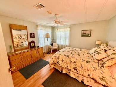 Home is located in Water Oak Country Club Estates in Lady Lake on Water Oak Country Club Estates in Florida - for sale on GolfHomes.com, golf home, golf lot