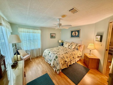 Home is located in Water Oak Country Club Estates in Lady Lake on Water Oak Country Club Estates in Florida - for sale on GolfHomes.com, golf home, golf lot