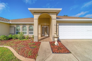 GATED 55+ COMMUNITY:  This 2 bedroom/ 2 bathroom home has new on Ocala Palms Golf and Country Club in Florida - for sale on GolfHomes.com, golf home, golf lot