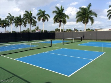 *** Price REDUCED ***  Terrific value in what this top floor and on The Landings Yacht, Golf and Tennis Club in Florida - for sale on GolfHomes.com, golf home, golf lot