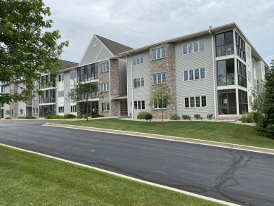 Stellar Silver Ridge Condo with 3 bedrooms, 2 baths and 2 car on Paganica Golf Course in Wisconsin - for sale on GolfHomes.com, golf home, golf lot