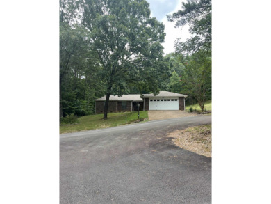 Nice three bedroom two bath home in the sought after Mountain on Mountain Ranch Golf Club in Arkansas - for sale on GolfHomes.com, golf home, golf lot