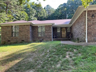 Nice three bedroom two bath home in the sought after Mountain on Mountain Ranch Golf Club in Arkansas - for sale on GolfHomes.com, golf home, golf lot