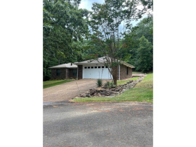 Nice three bedroom two bath home in the sought after Mountain on Mountain Ranch Golf Club in Arkansas - for sale on GolfHomes.com, golf home, golf lot